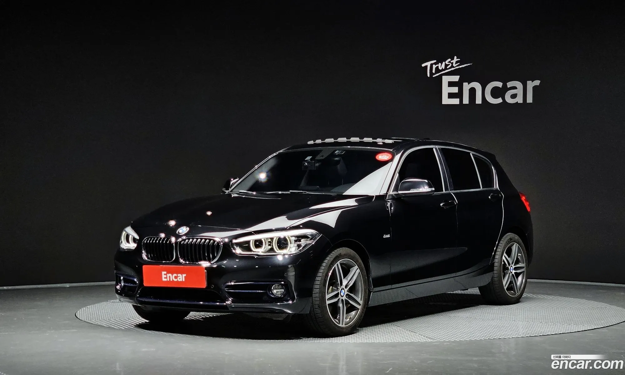 BMW 1Er 118D Sport 5 Door 2017 - фотография 19621809