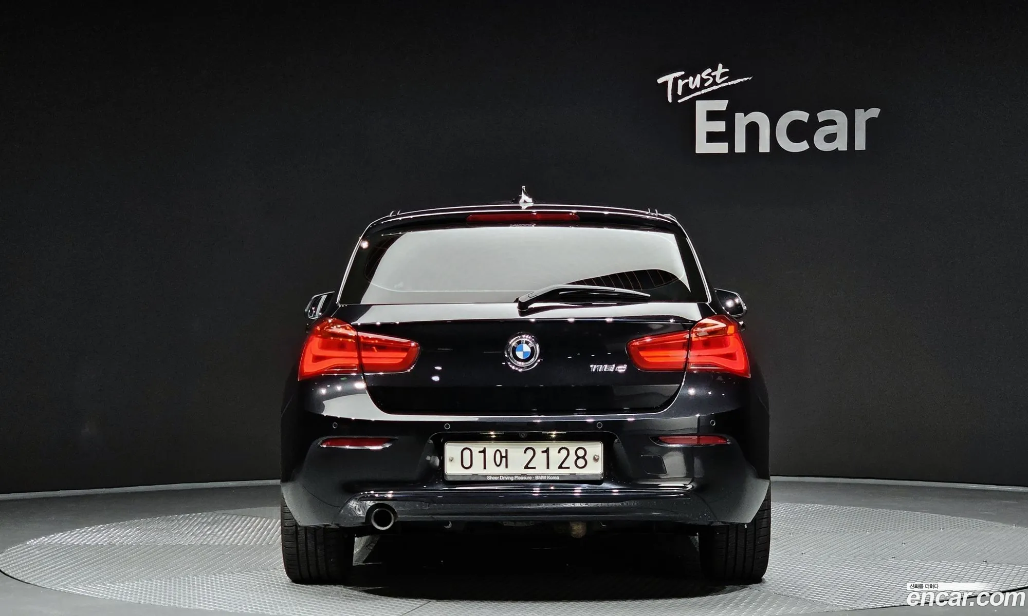 BMW 1Er 118D Sport 5 Door 2017 - фотография 19621812
