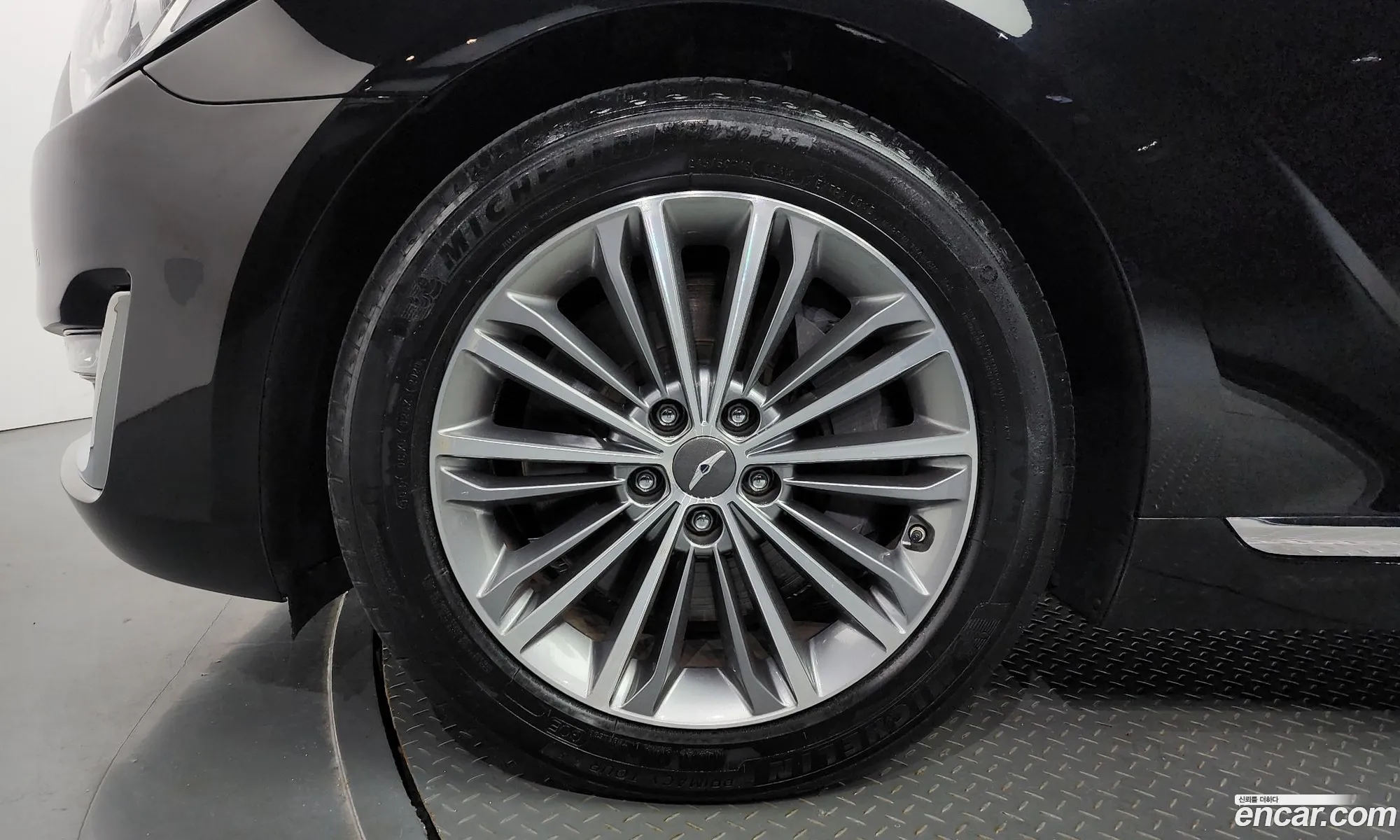 Genesis G90 I 38 Gdi Awd 2018 - фотография 1082780