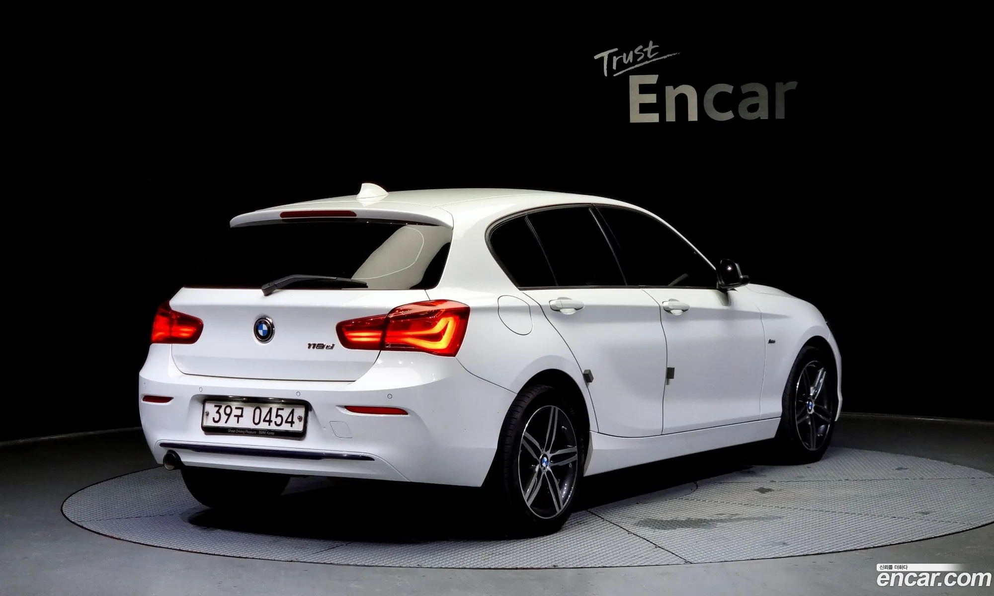 BMW 1Er Ii F20F21 118D Sport 5 Door 2016 - фотография 19476933