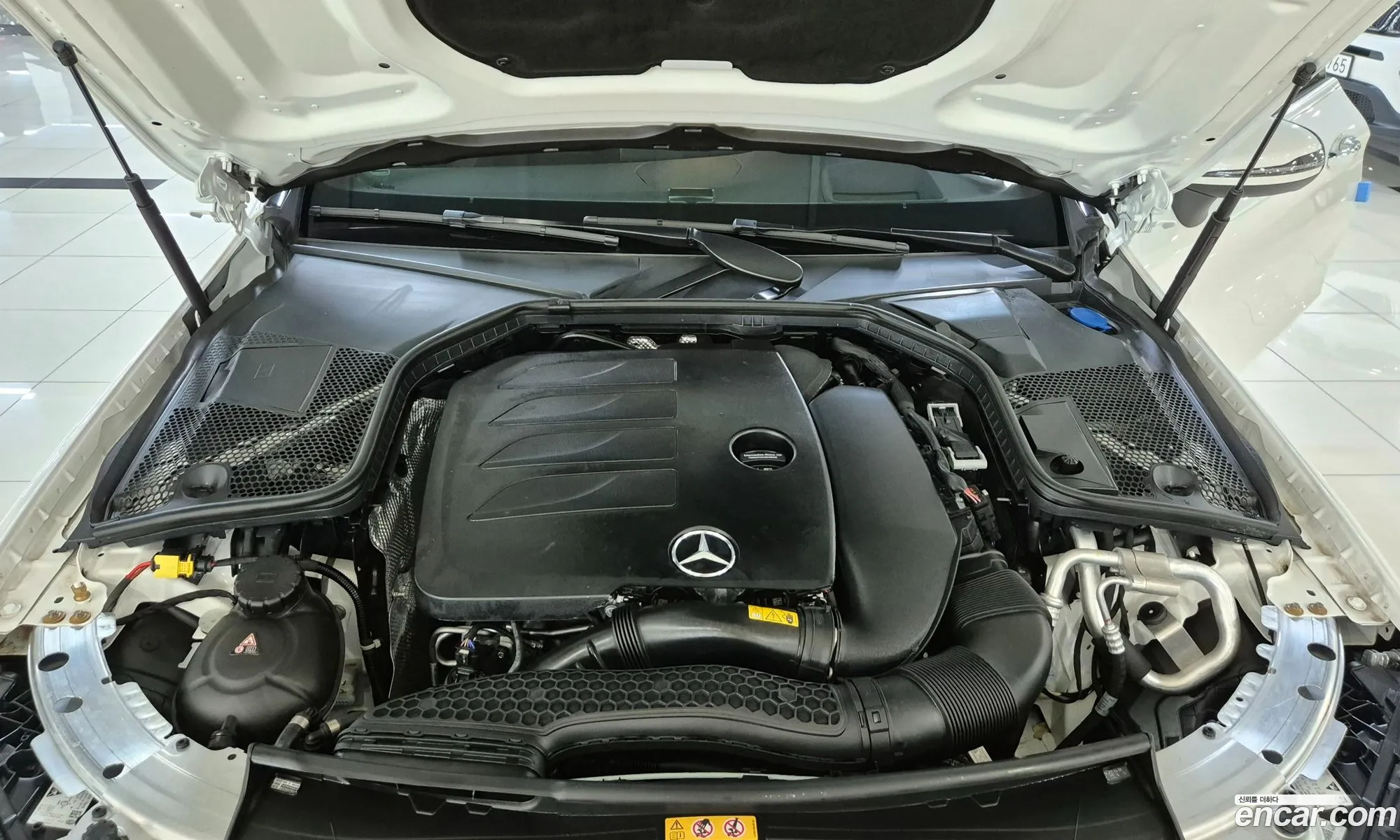 Mercedes-Benz C-Klasse C200 Coupe 2023 - фотография 16327061