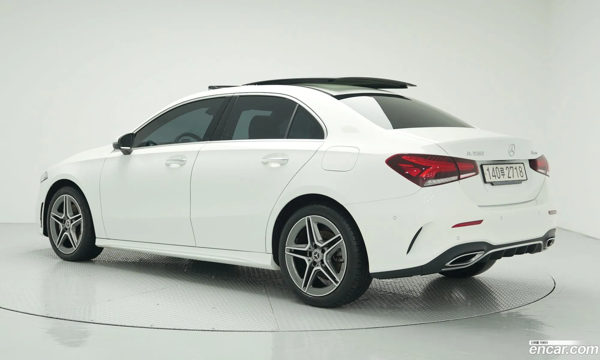 Mercedes-Benz A-Klasse A250 4Matic Sedan 2023 - фотография 16366709