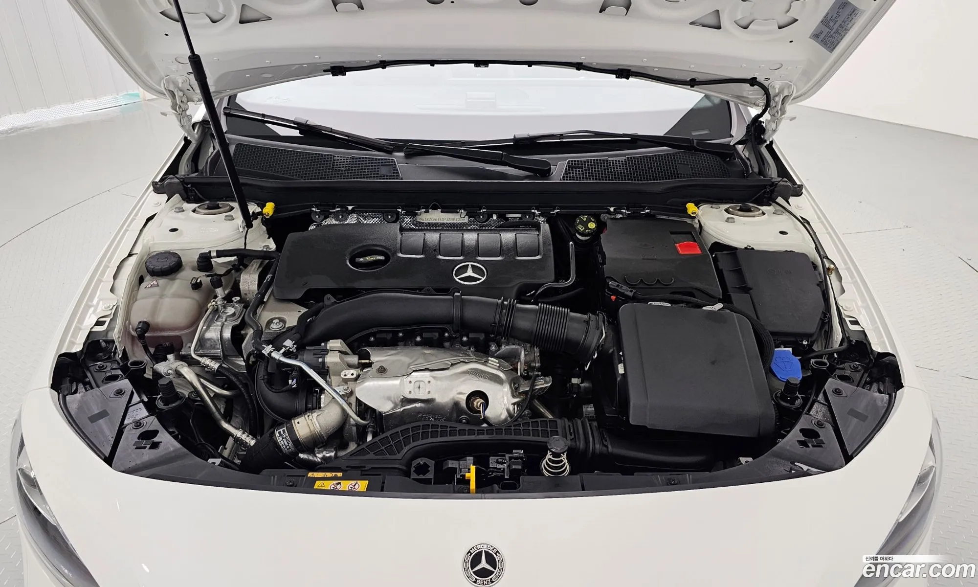 Mercedes-Benz A-Klasse A250 4Matic Sedan 2023 - фотография 16366713