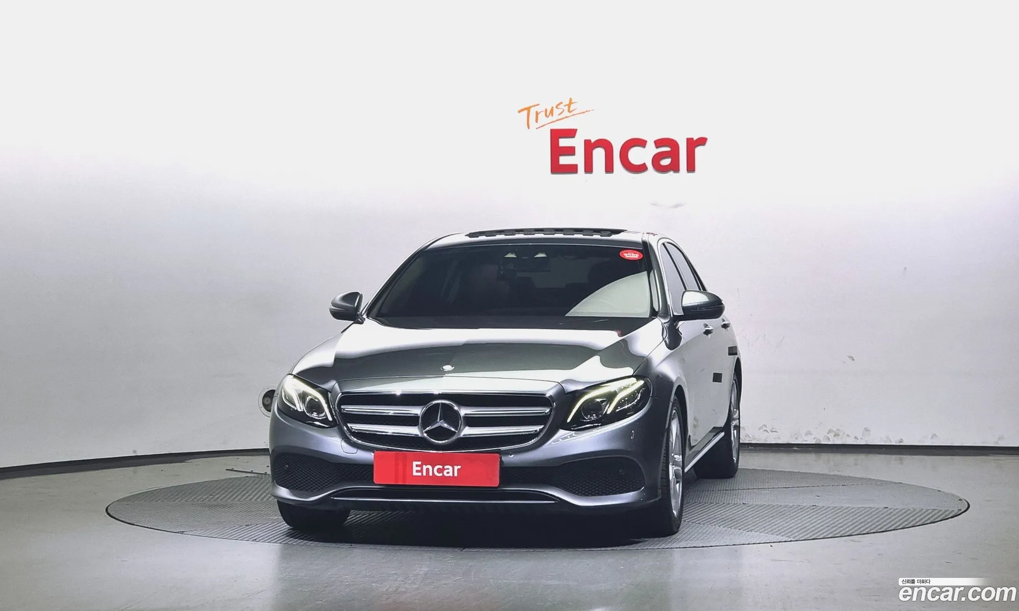 Mercedes-Benz E-Klasse E220D Avant Garde 2017 - фотография 16307855