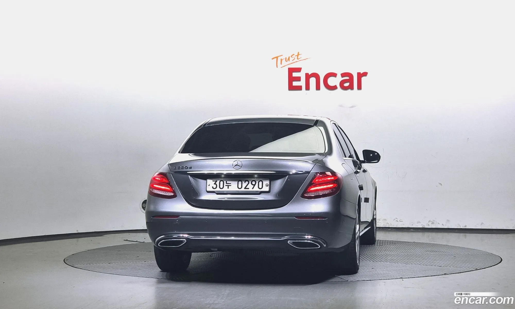 Mercedes-Benz E-Klasse E220D Avant Garde 2017 - фотография 16307856