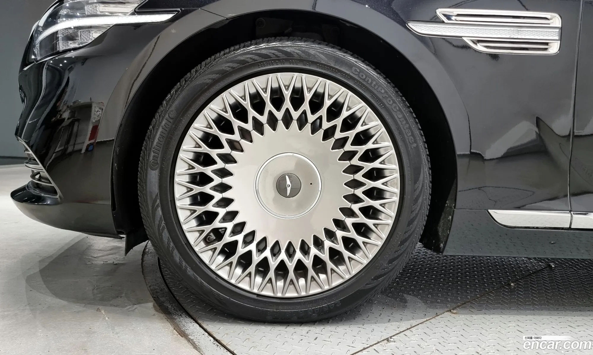 Genesis G90 I 33T Awd 2020 - фотография 621052