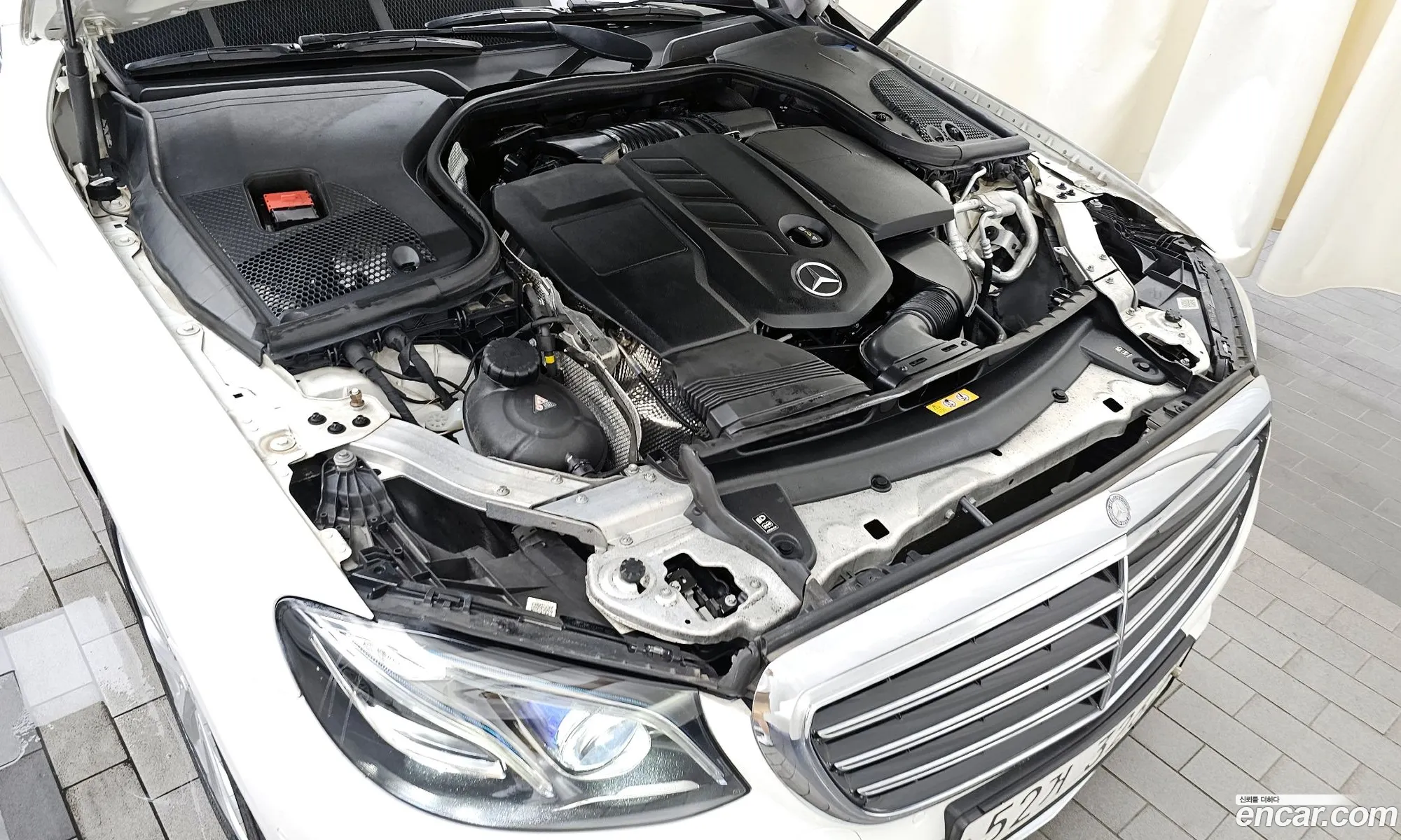 Mercedes-Benz E-Klasse E220D Exclusive 2017 - фотография 16327134