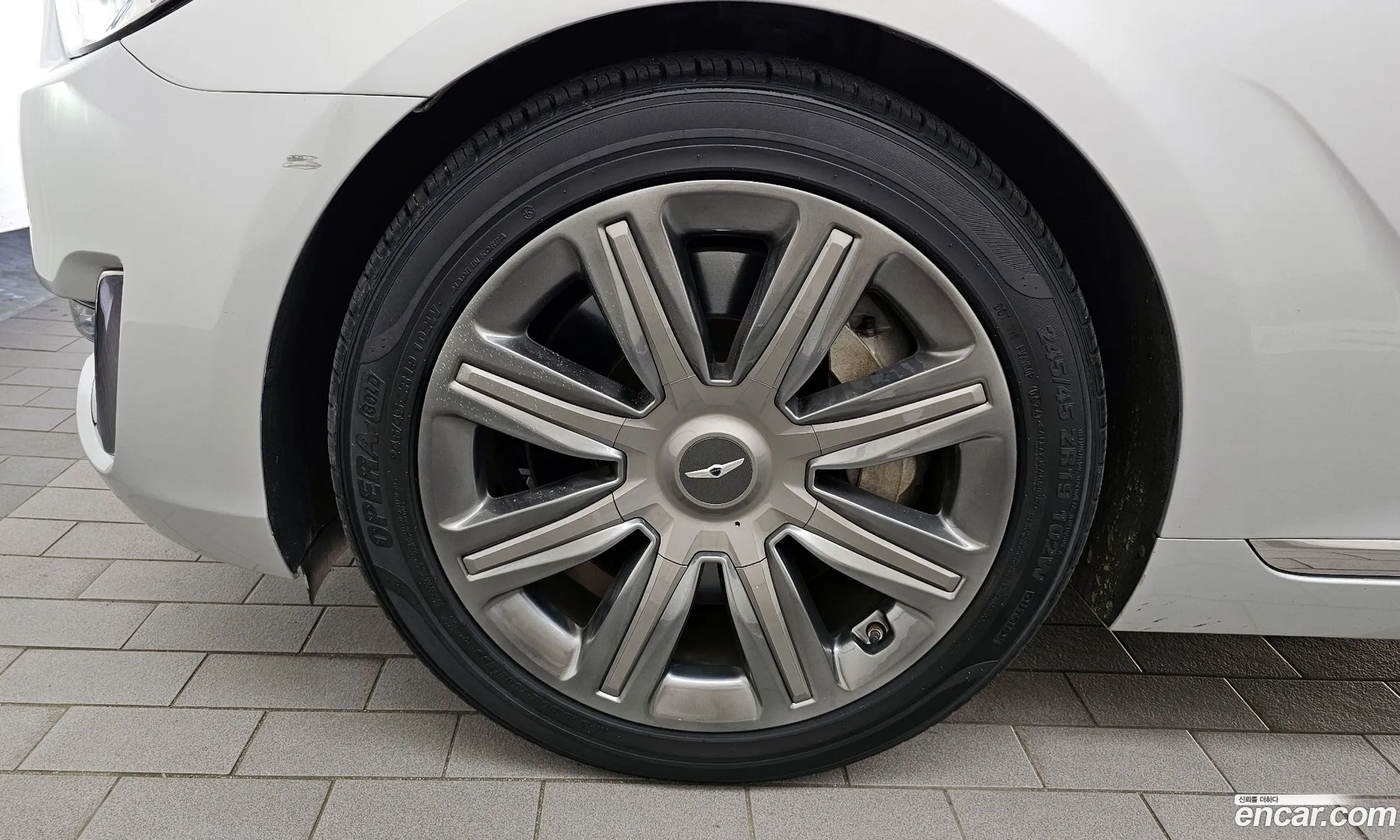 Genesis G90 I 50 Gdi Awd Limousine 2016 - фотография 1040774