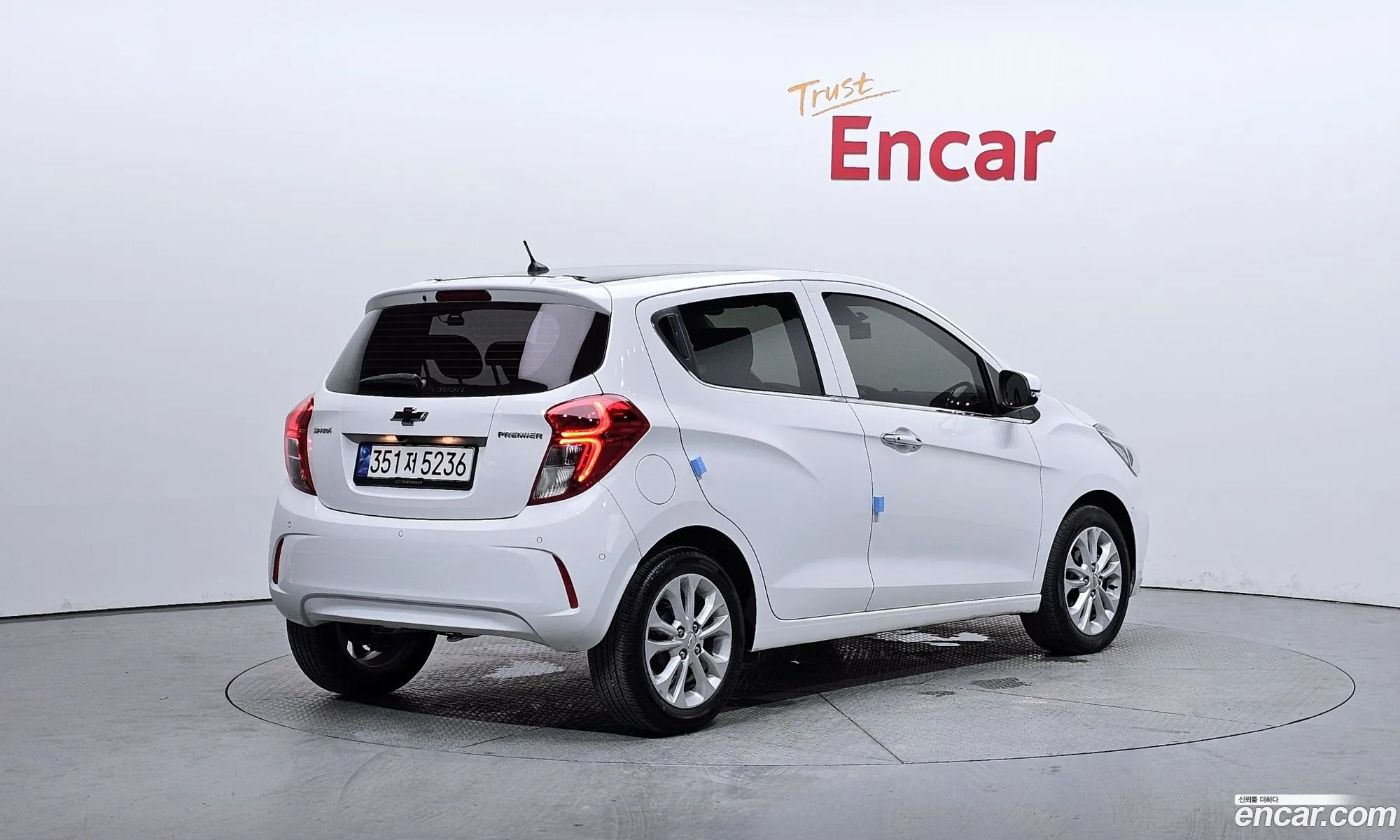 Chevrolet Spark Iii M300 Premier 2022 - фотография 17474808