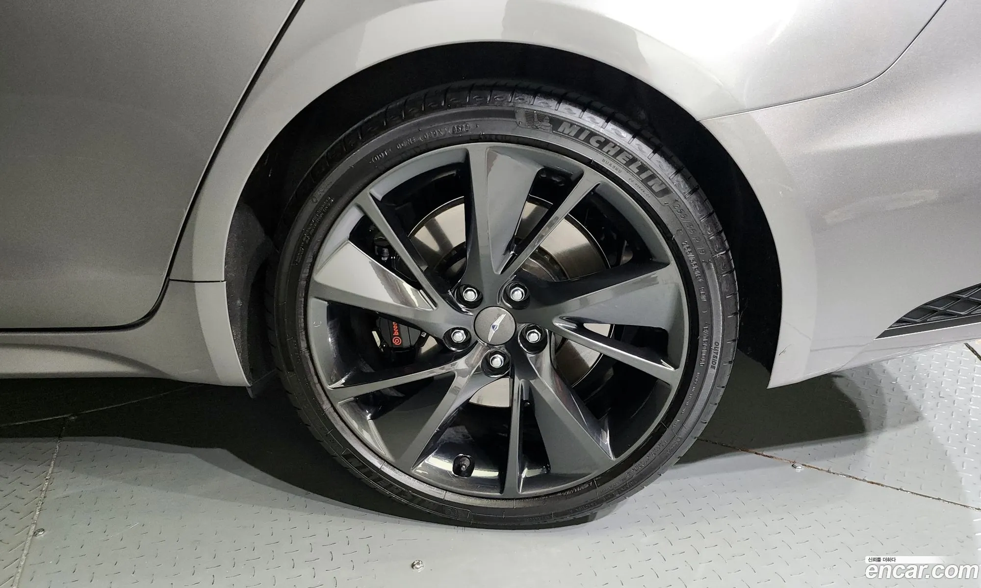 Genesis G70 Gasoline 20T 4Wd 2023 - фотография 997555
