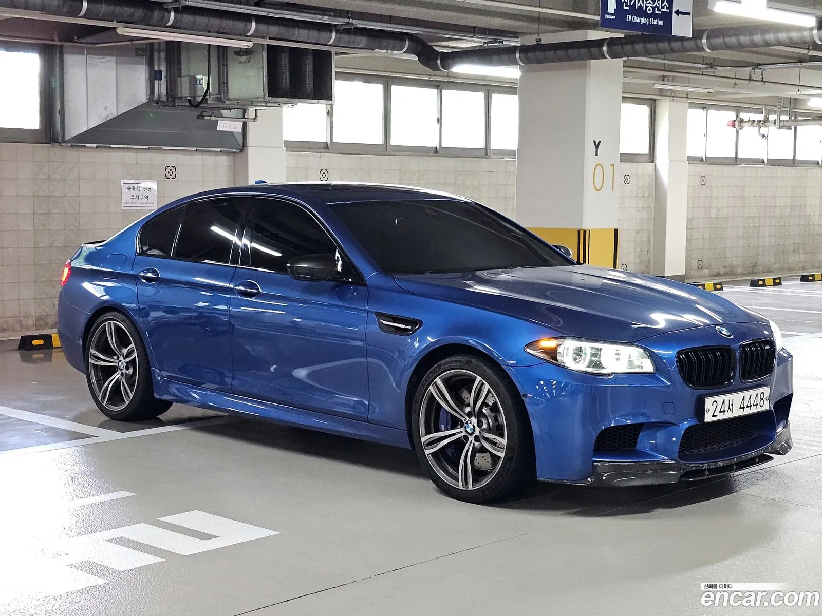 BMW M5 V F10 M5 Sedan 2015 - фотография 19490310