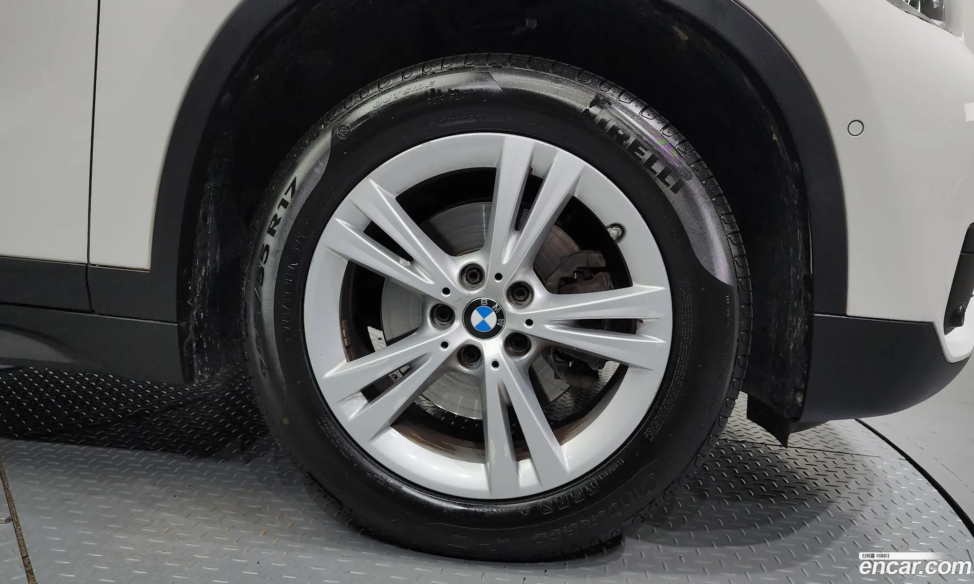 BMW X1 Ii F48 xDrive 18D 2017 - фотография 18154700