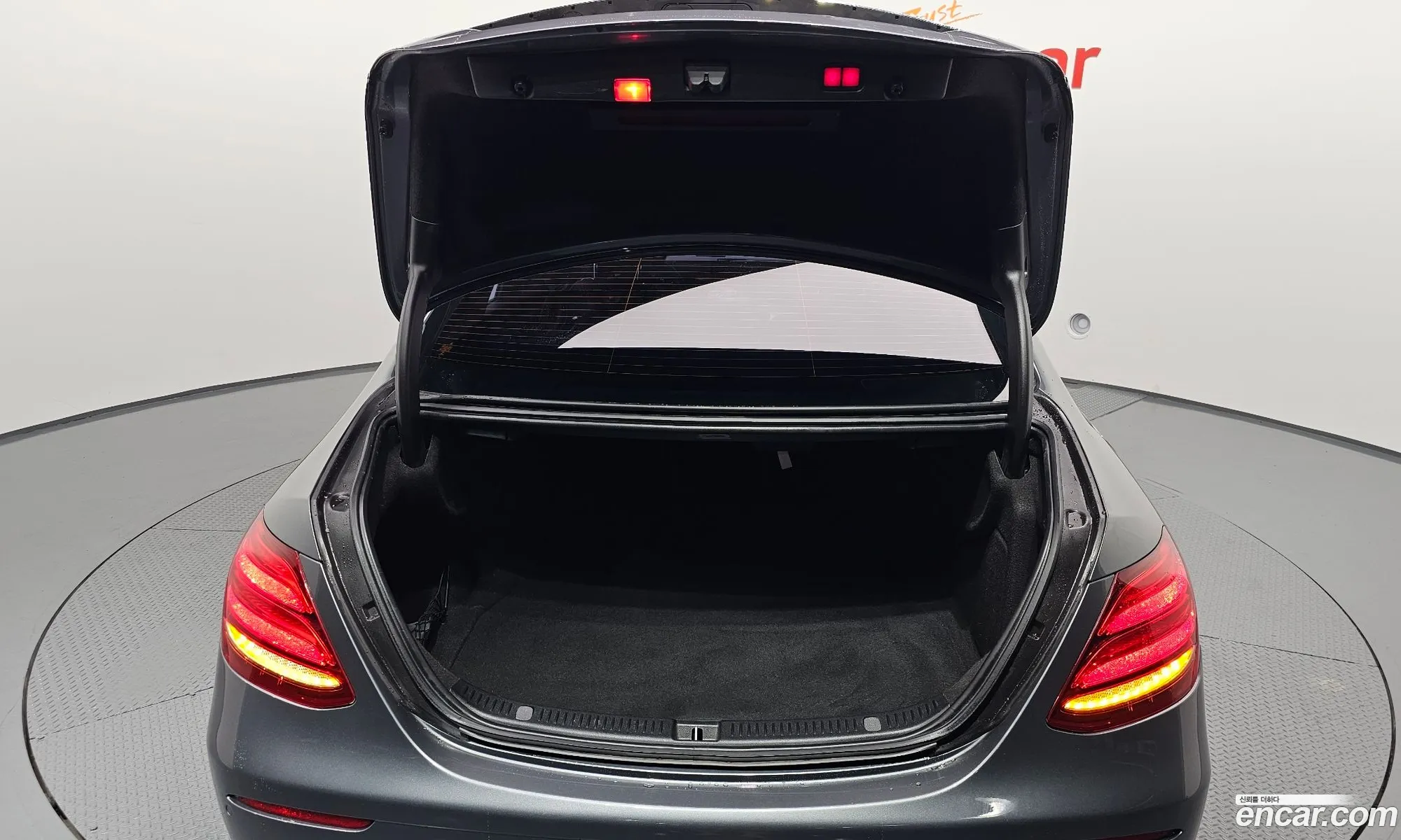 E-Class W213 E250 Avant-Garde - фотография 1056507