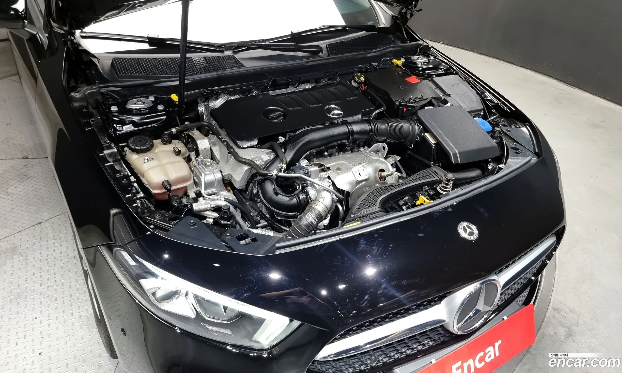 Mercedes-Benz A-Klasse Iv W177 A220 Hatchback 2020 - фотография 16353257