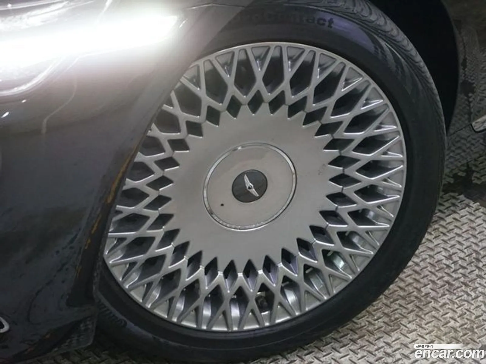 Genesis G90 I 38 Awd 2019 - фотография 1022474