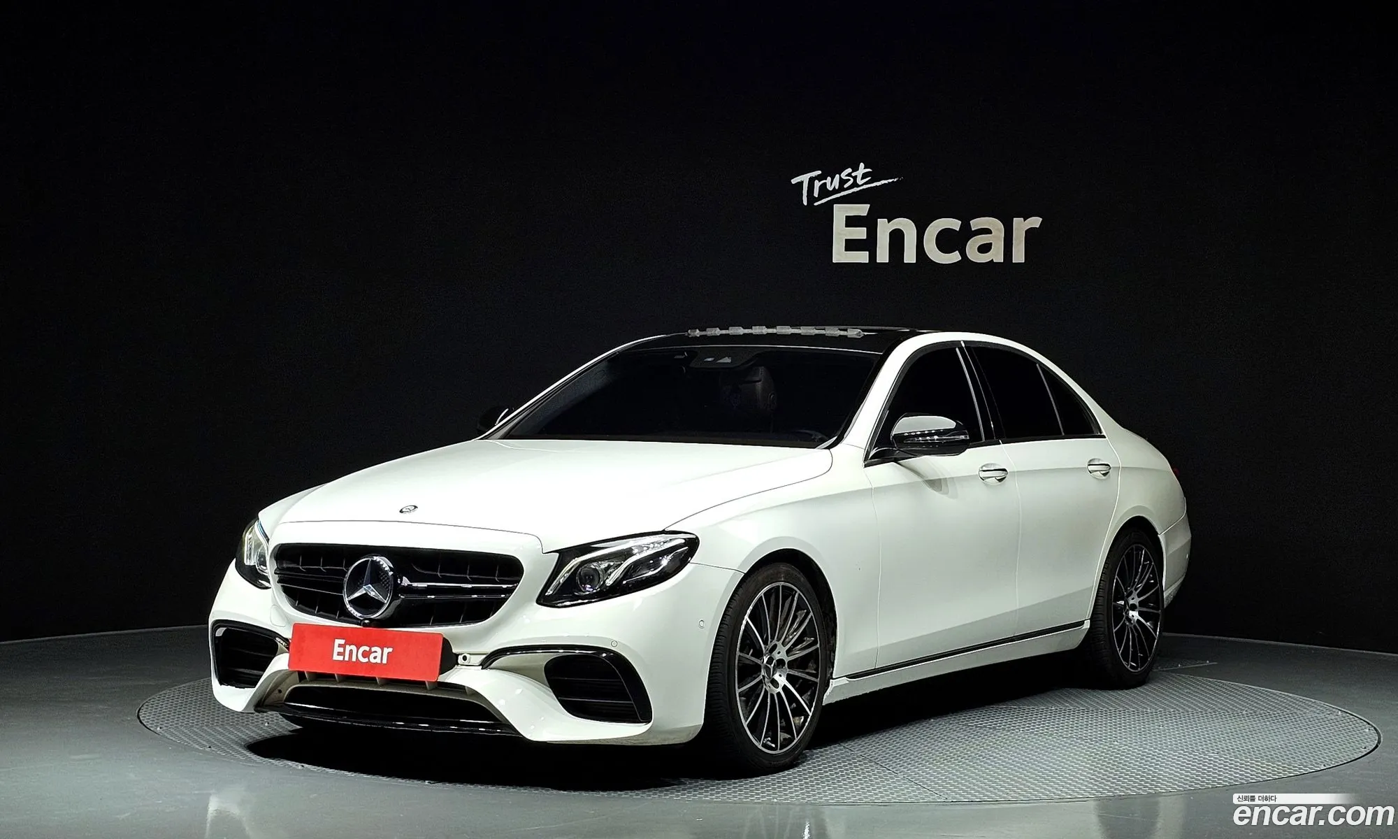 Mercedes-Benz E-Klasse E220D Avant Garde 2017 - фотография 16357282