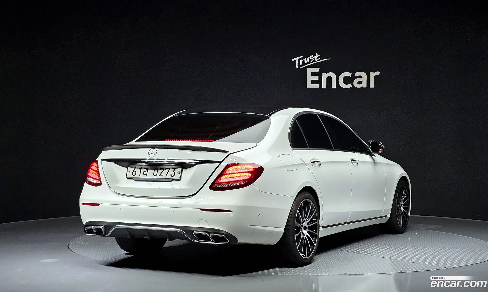 Mercedes-Benz E-Klasse E220D Avant Garde 2017 - фотография 16357283