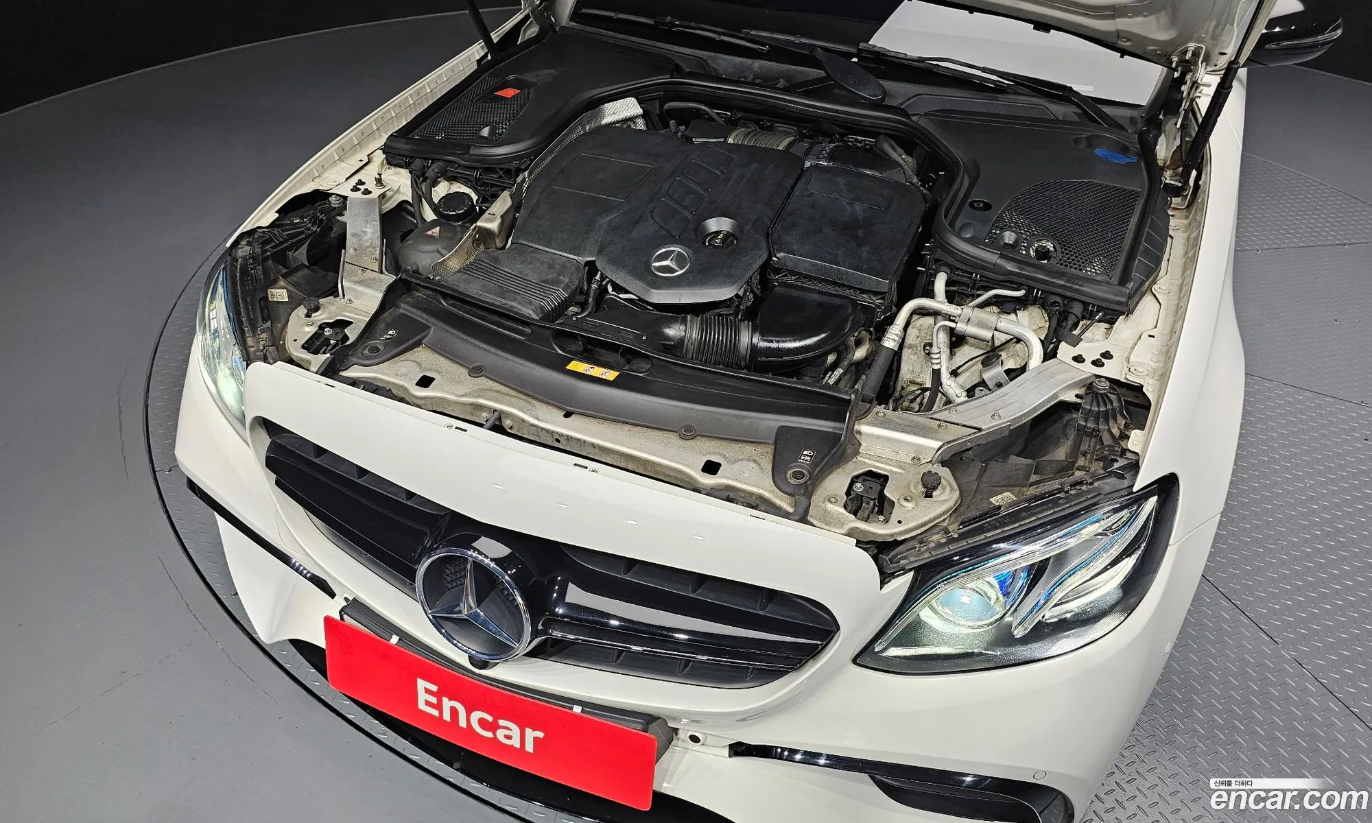 Mercedes-Benz E-Klasse E220D Avant Garde 2017 - фотография 16357287