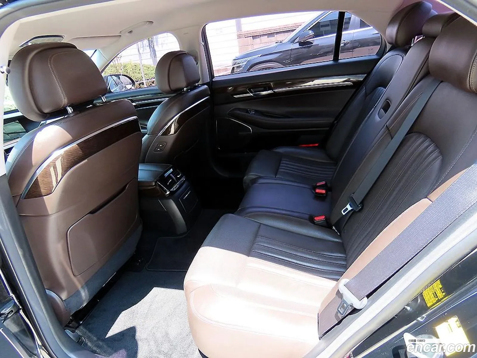 Genesis G90 I 33 T-Gdi Awd 2016 - фотография 1019090