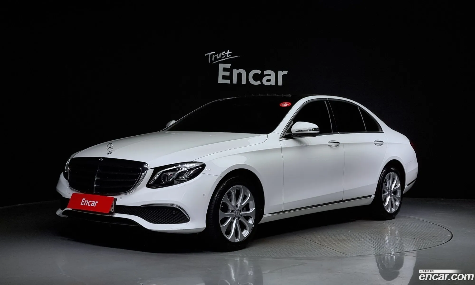 Mercedes-Benz E-Klasse E220D Exclusive 2017 - фотография 16180877