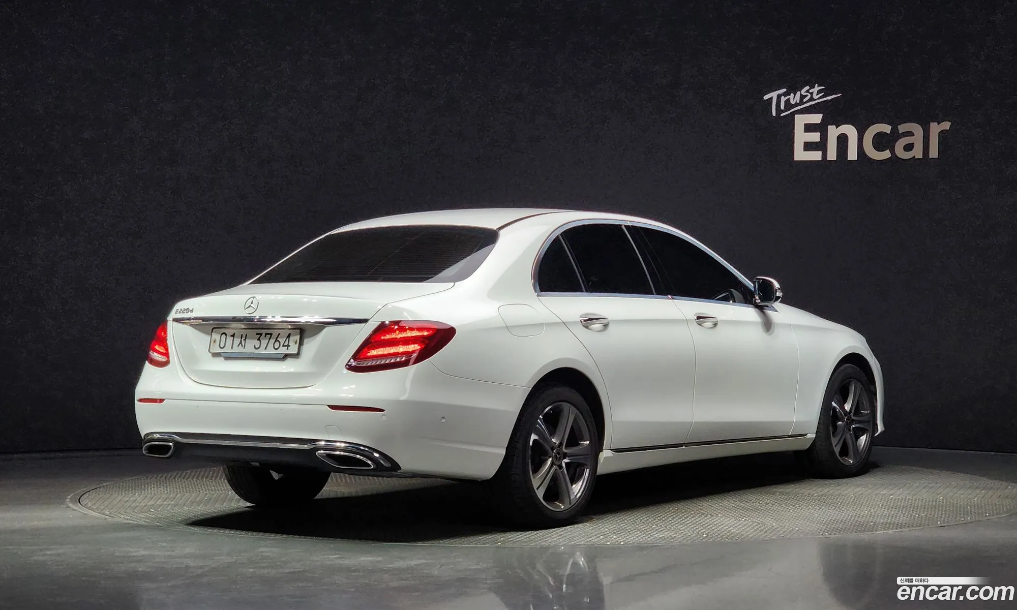 Mercedes-Benz E-Klasse V W213 S213 C238 E220D Avant Garde 2019 - фотография 16174739