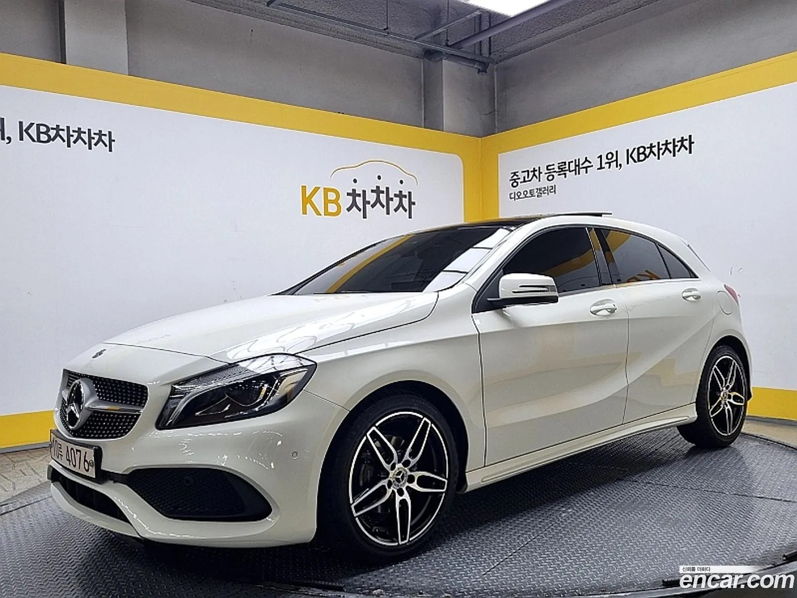 Mercedes-Benz A-Klasse A200 Amg Line 2018 - фотография 16353204