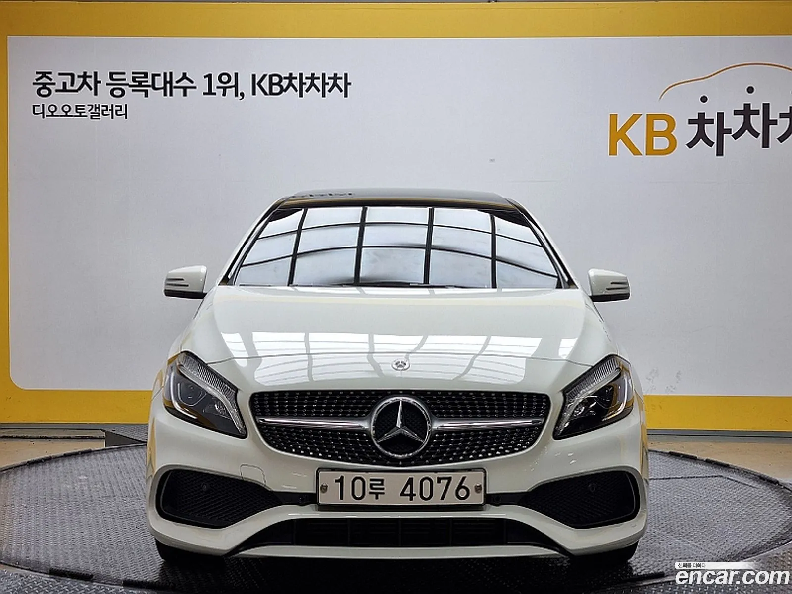 Mercedes-Benz A-Klasse A200 Amg Line 2018 - фотография 16353206