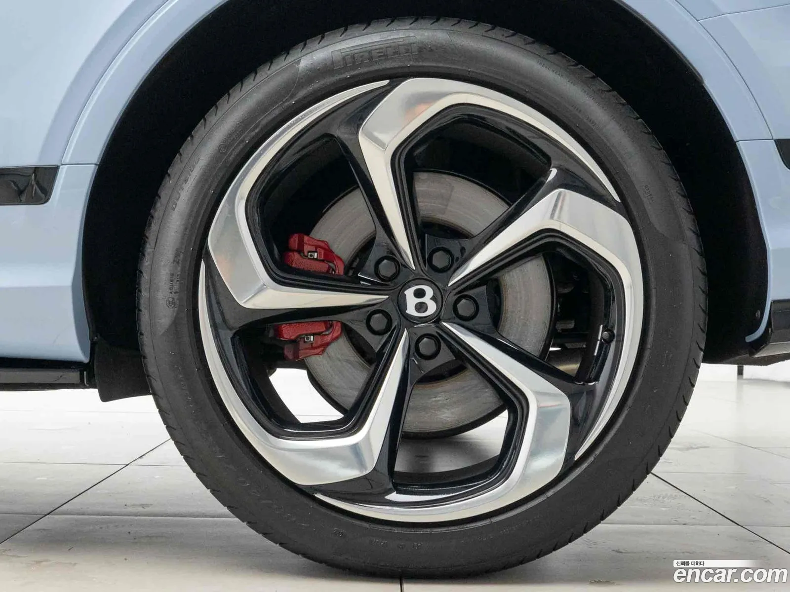 Bentley Bentayga 40 V8 S 2023 - фотография 14539726