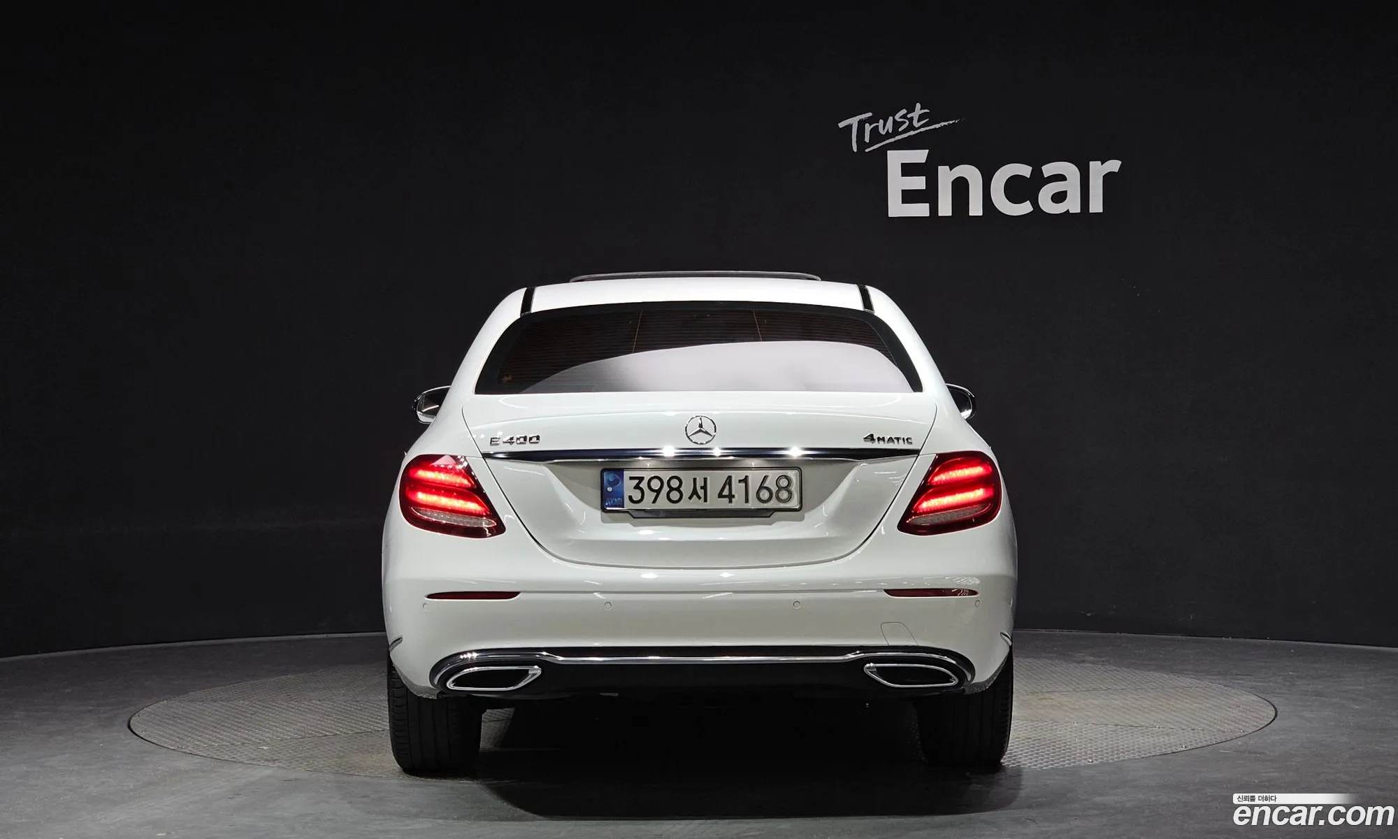 Mercedes-Benz E-Klasse E220D 4Matic Exclusive 2017 - фотография 16174801