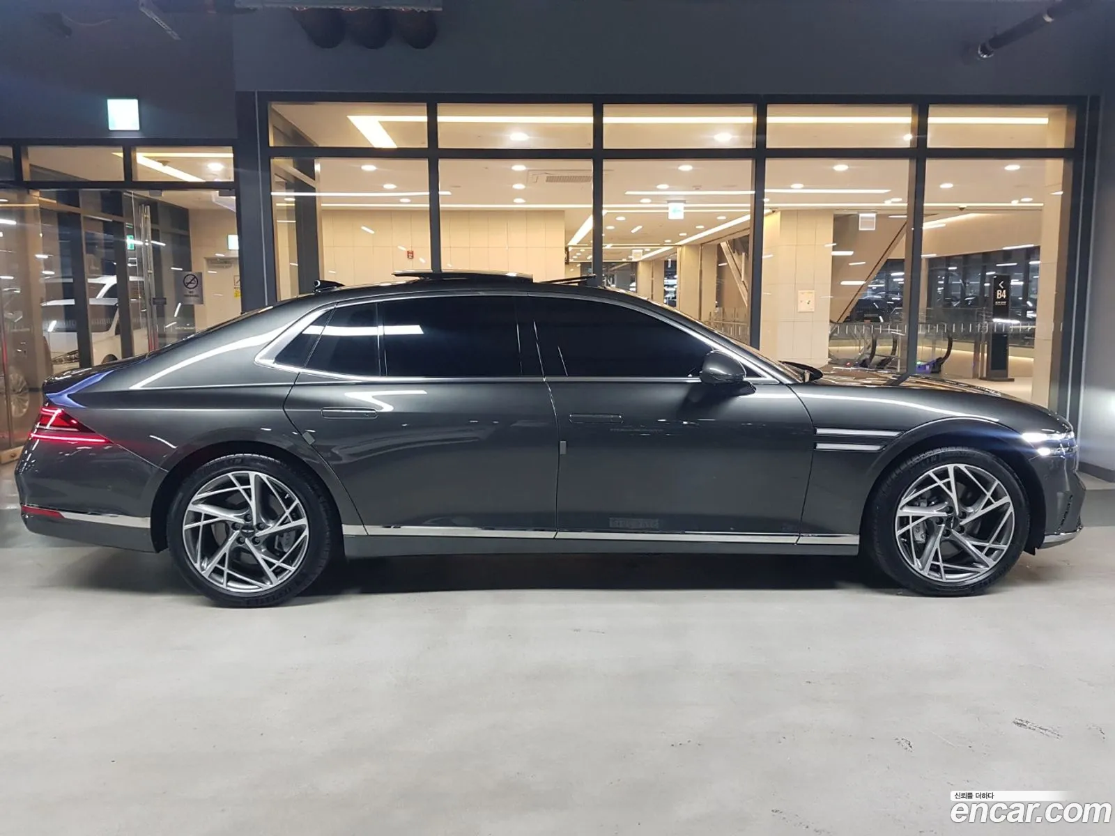 Genesis G90 I Gasoline 35 Turbo Awd 2022 - фотография 992890