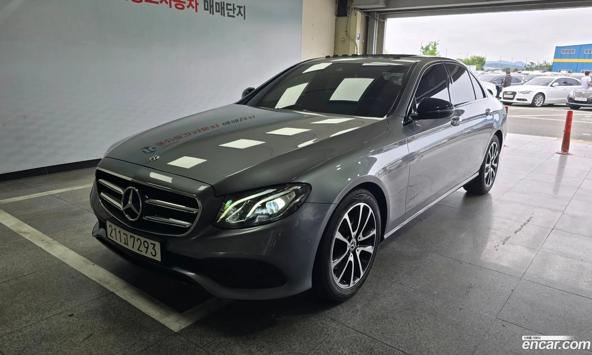 Mercedes E-Class W213 E250 Avantgarde - фотография 16180805