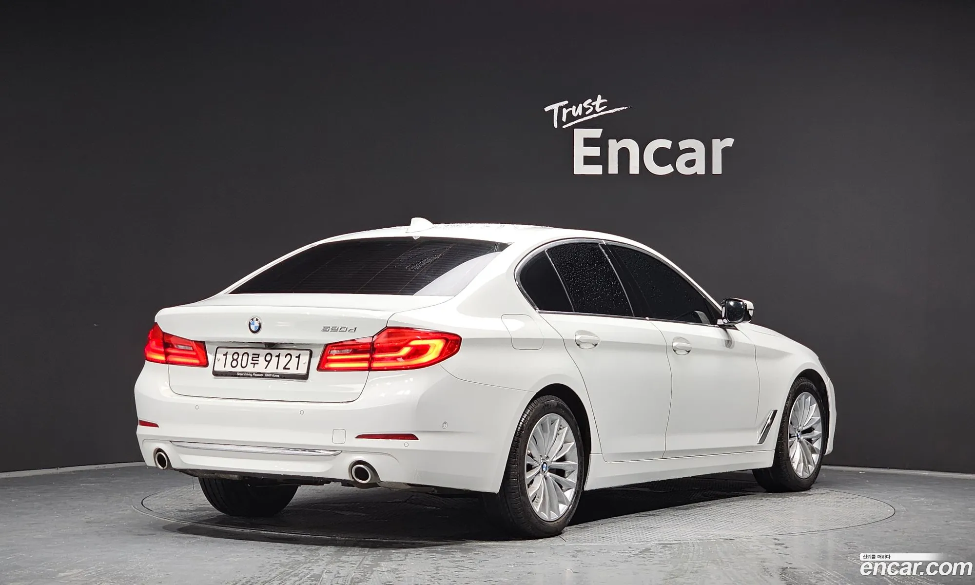 BMW 5 Series G30 520D Luxury Special Edition - фотография 18181088