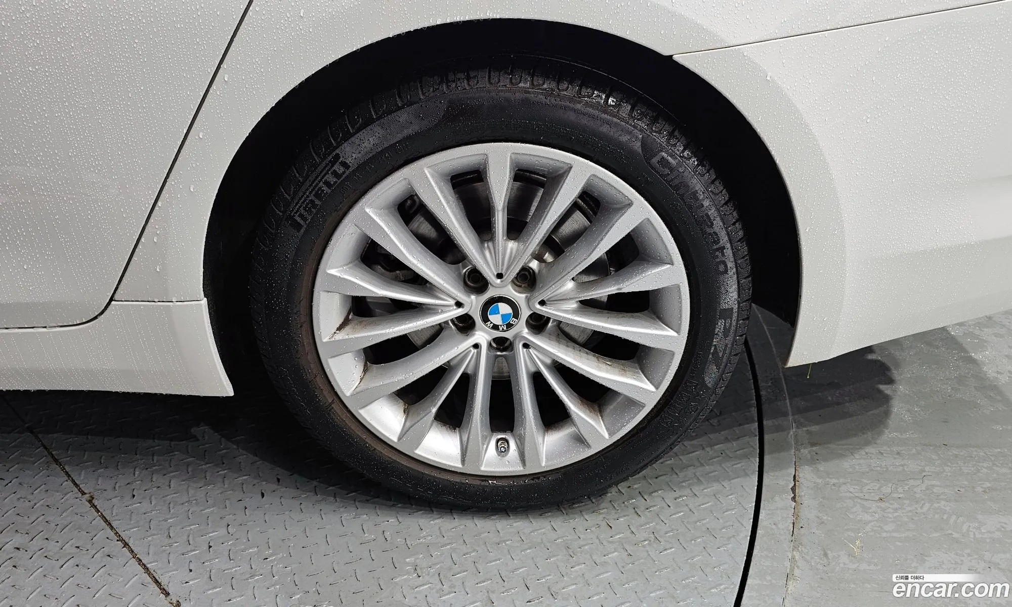 BMW 5 Series G30 520D Luxury Special Edition - фотография 18181091