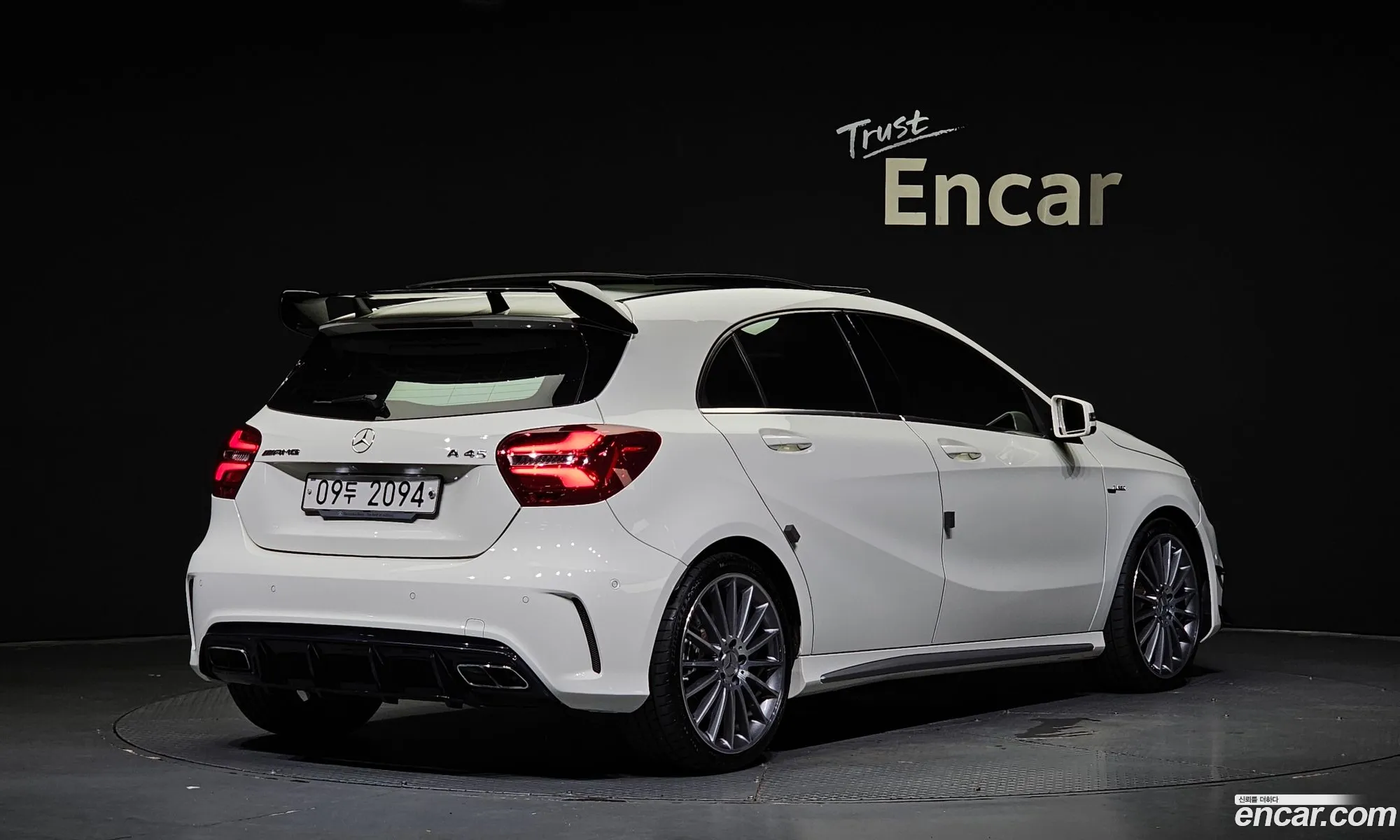 Mercedes-Benz A-Klasse A45 Amg 4Matic 2018 - фотография 15747933