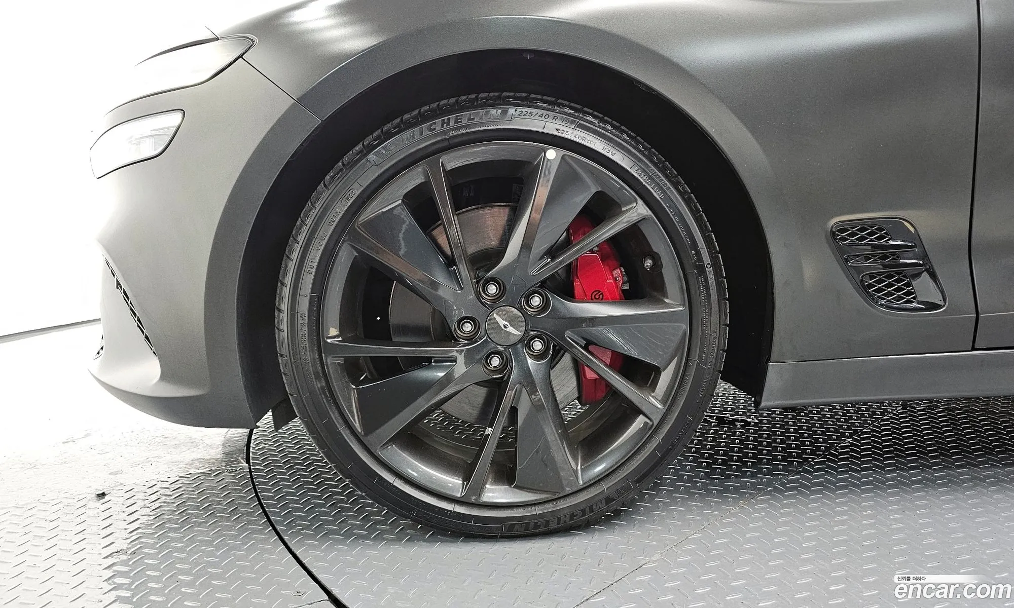Genesis G70 Gasoline 20T 2Wd 2023 - фотография 611002