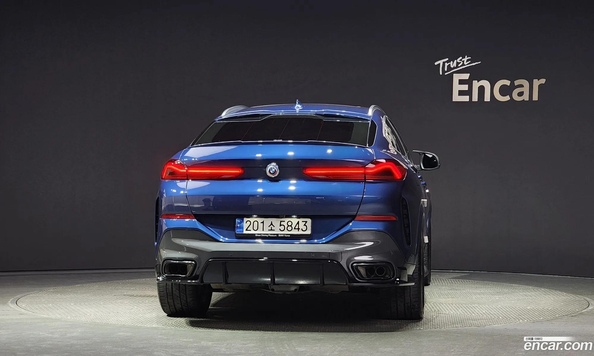 BMW X6 xDrive40I M Sports 2023 - фотография 18337451