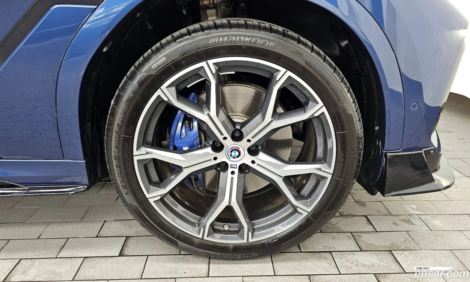 BMW X6 xDrive40I M Sports 2023 - фотография 18337452