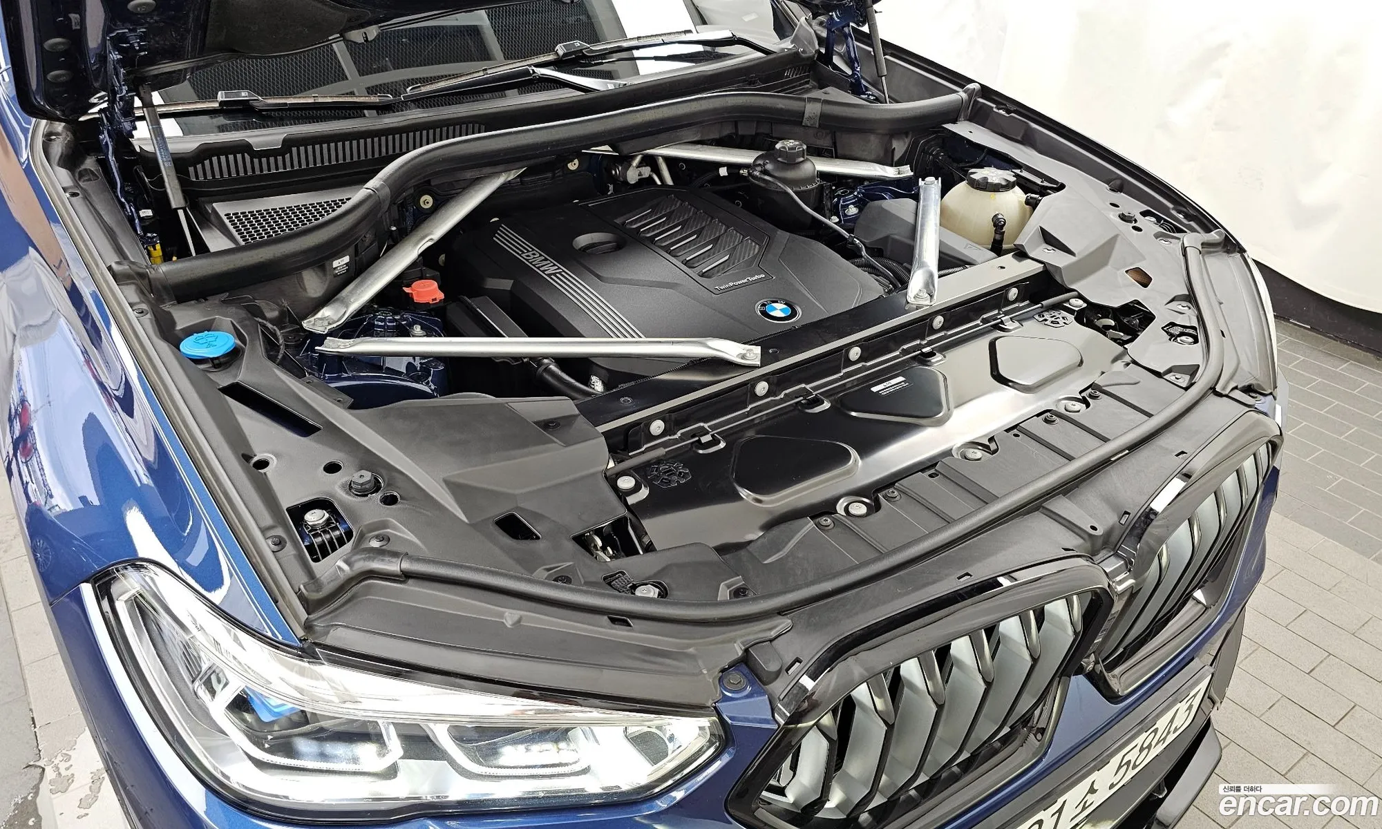 BMW X6 xDrive40I M Sports 2023 - фотография 18337453