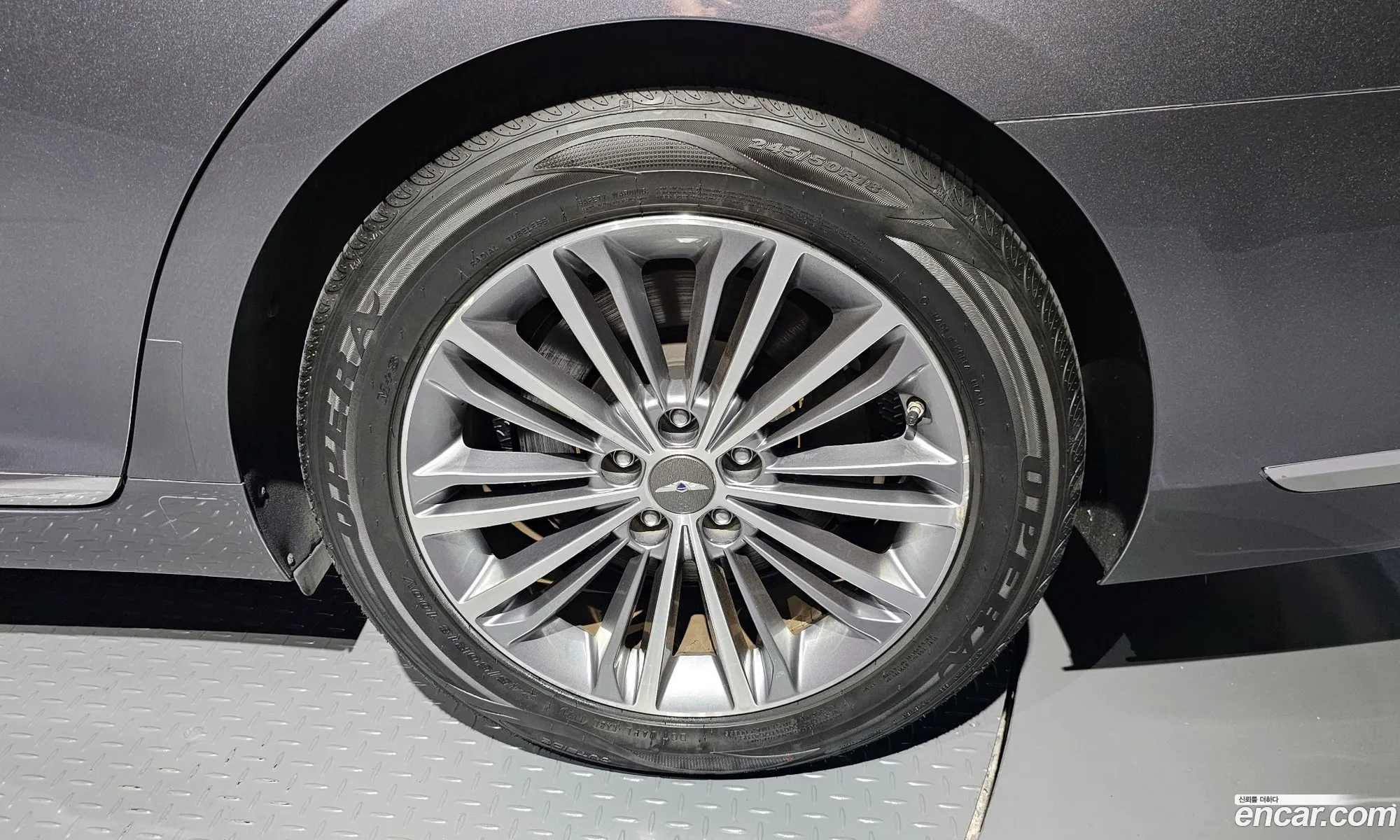 Genesis G90 I 33 T-Gdi Awd 2016 - фотография 420943