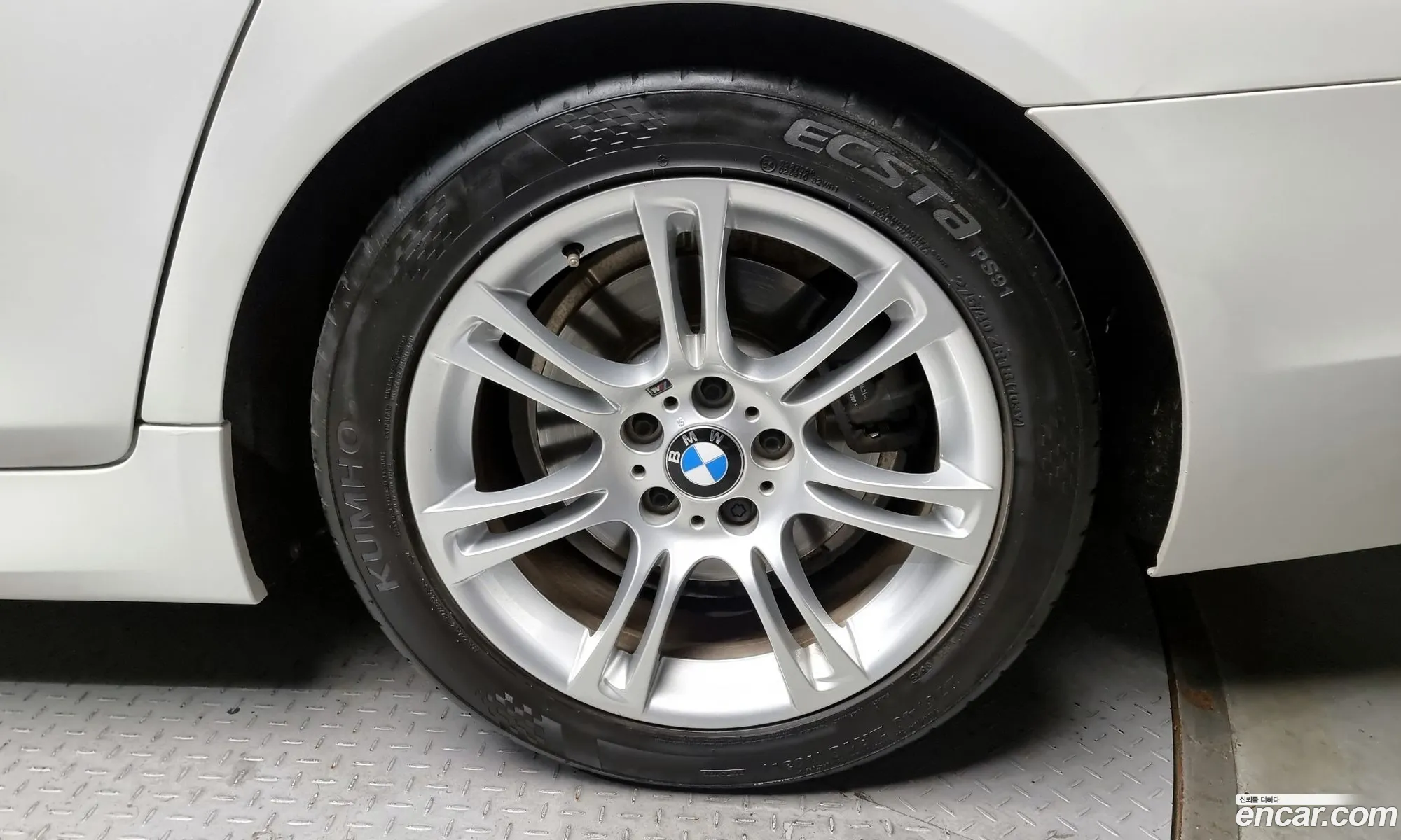 BMW 5Er Vi F10F11F07 520D M Sports 2013 - фотография 18337490