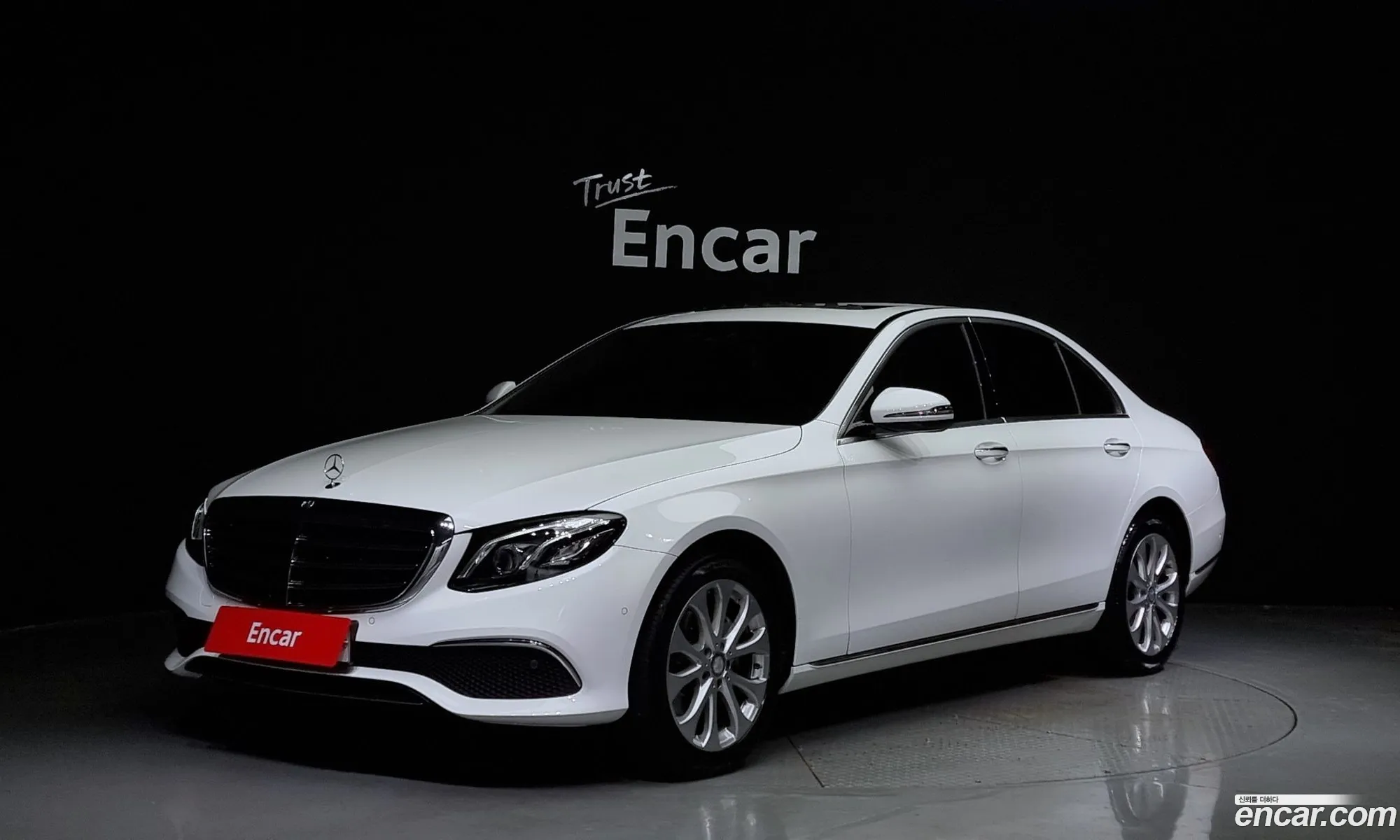 Mercedes-Benz E-Klasse E220D Exclusive 2017 - фотография 16174810