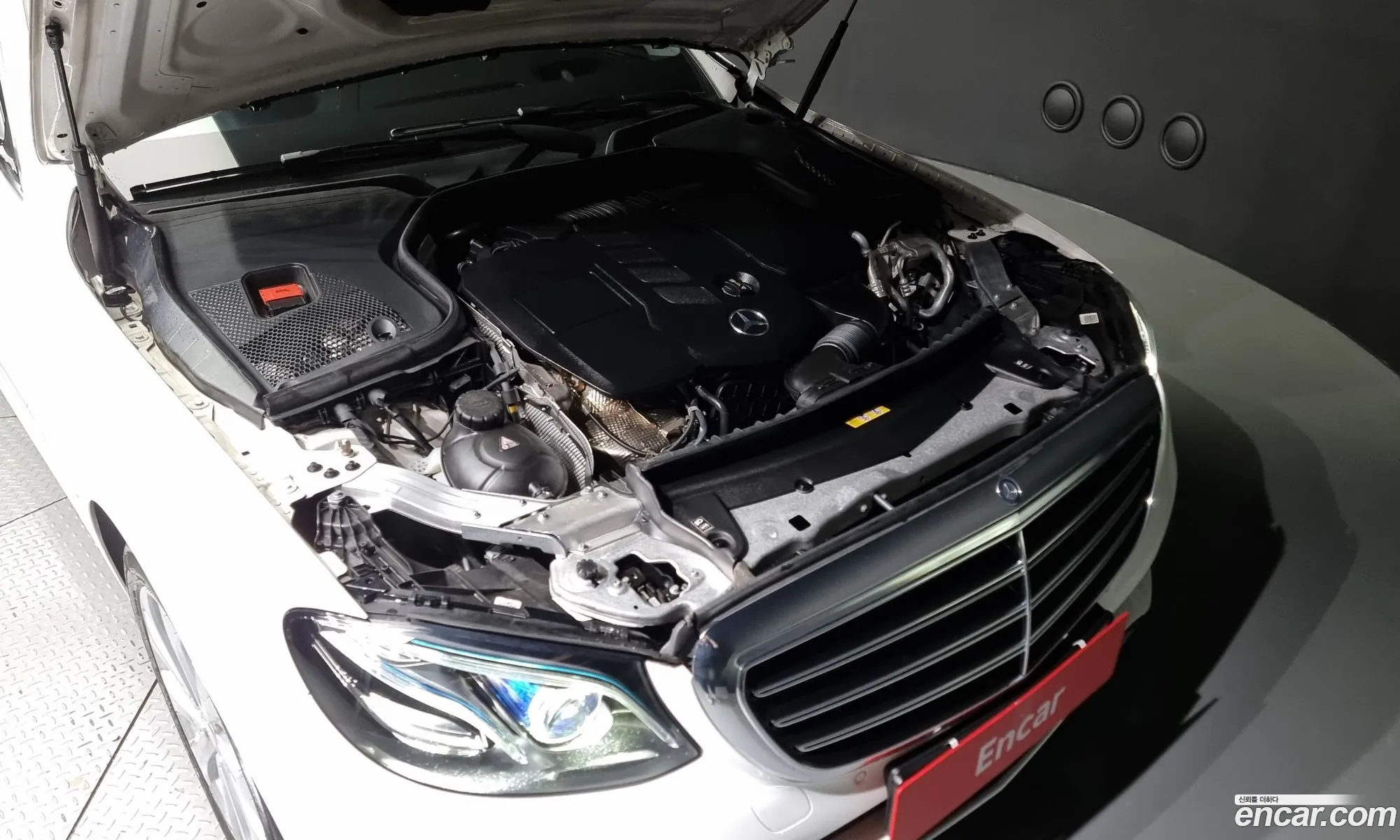 Mercedes-Benz E-Klasse E220D Exclusive 2017 - фотография 16174815
