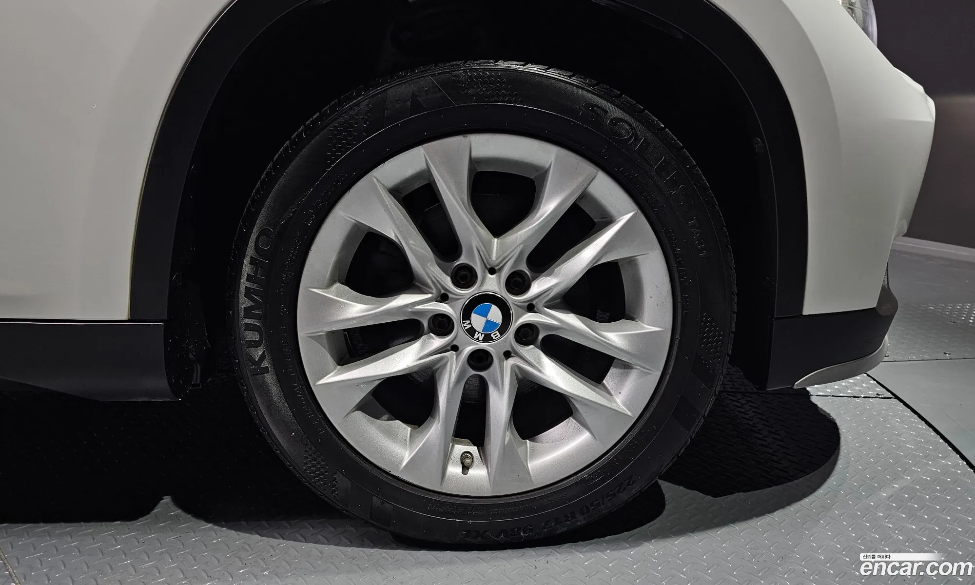 BMW X1 xDrive 20D 2015 - фотография 18181139