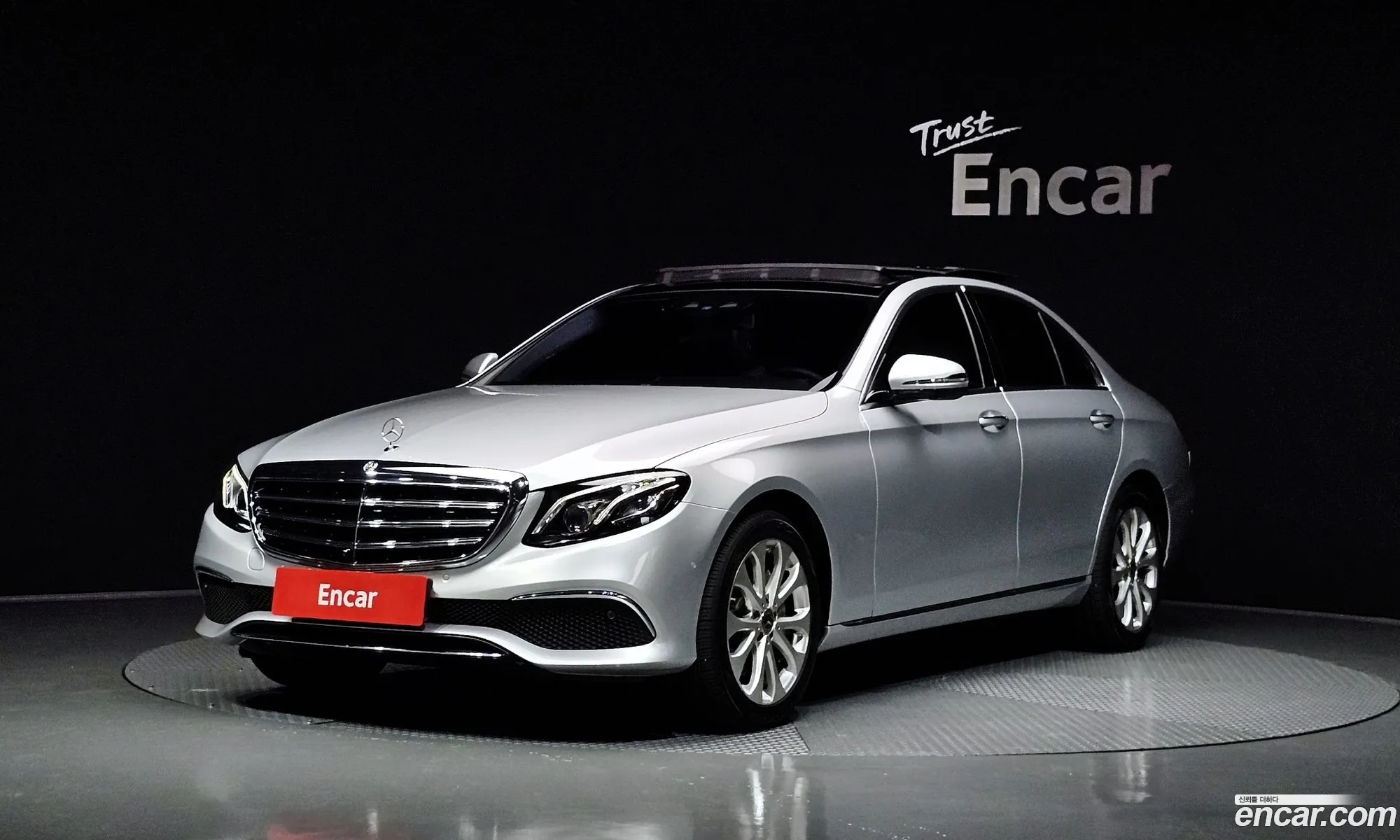 Mercedes-Benz E-Klasse V W213 S213 C238 E300 Exclusive 2019 - фотография 18581220