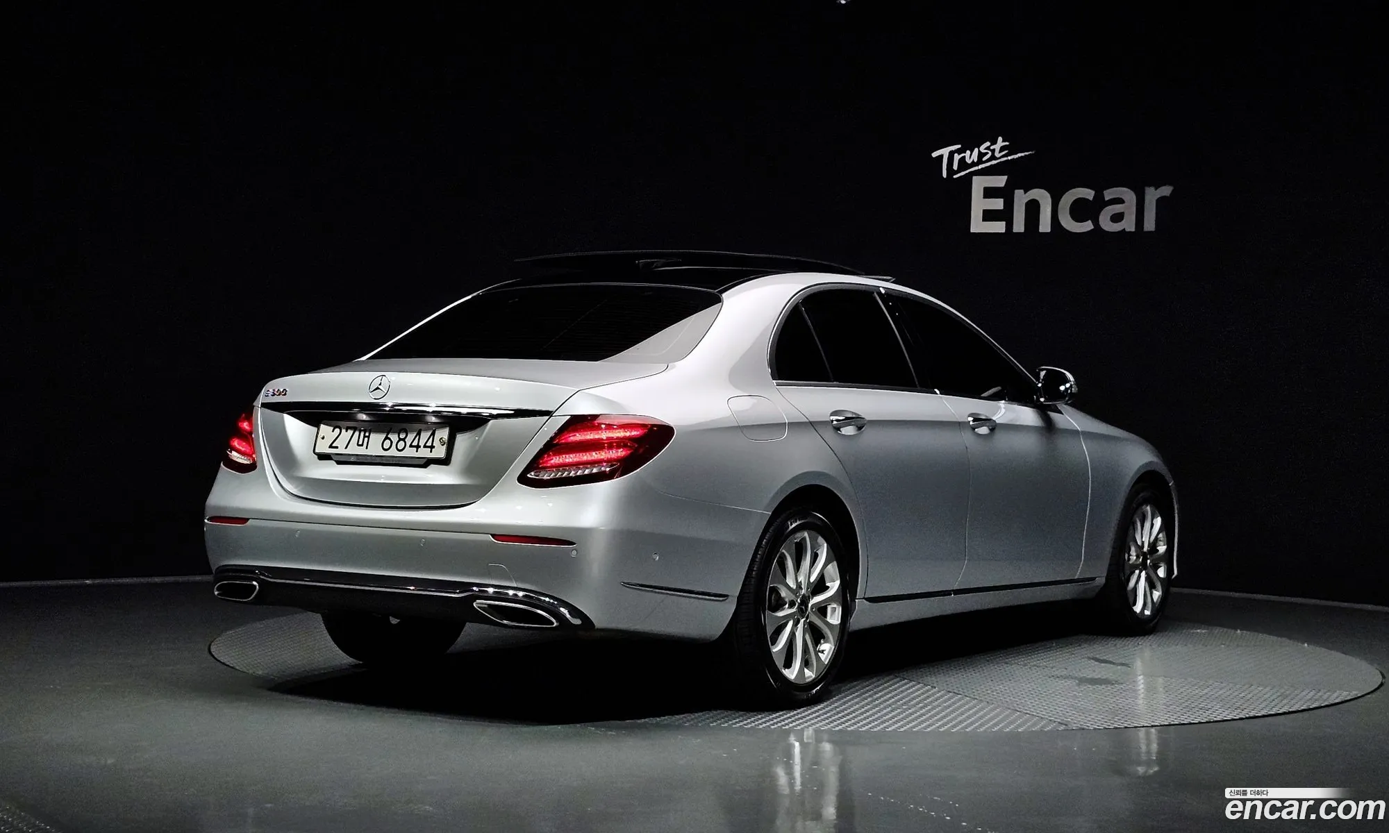 Mercedes-Benz E-Klasse V W213 S213 C238 E300 Exclusive 2019 - фотография 18581221