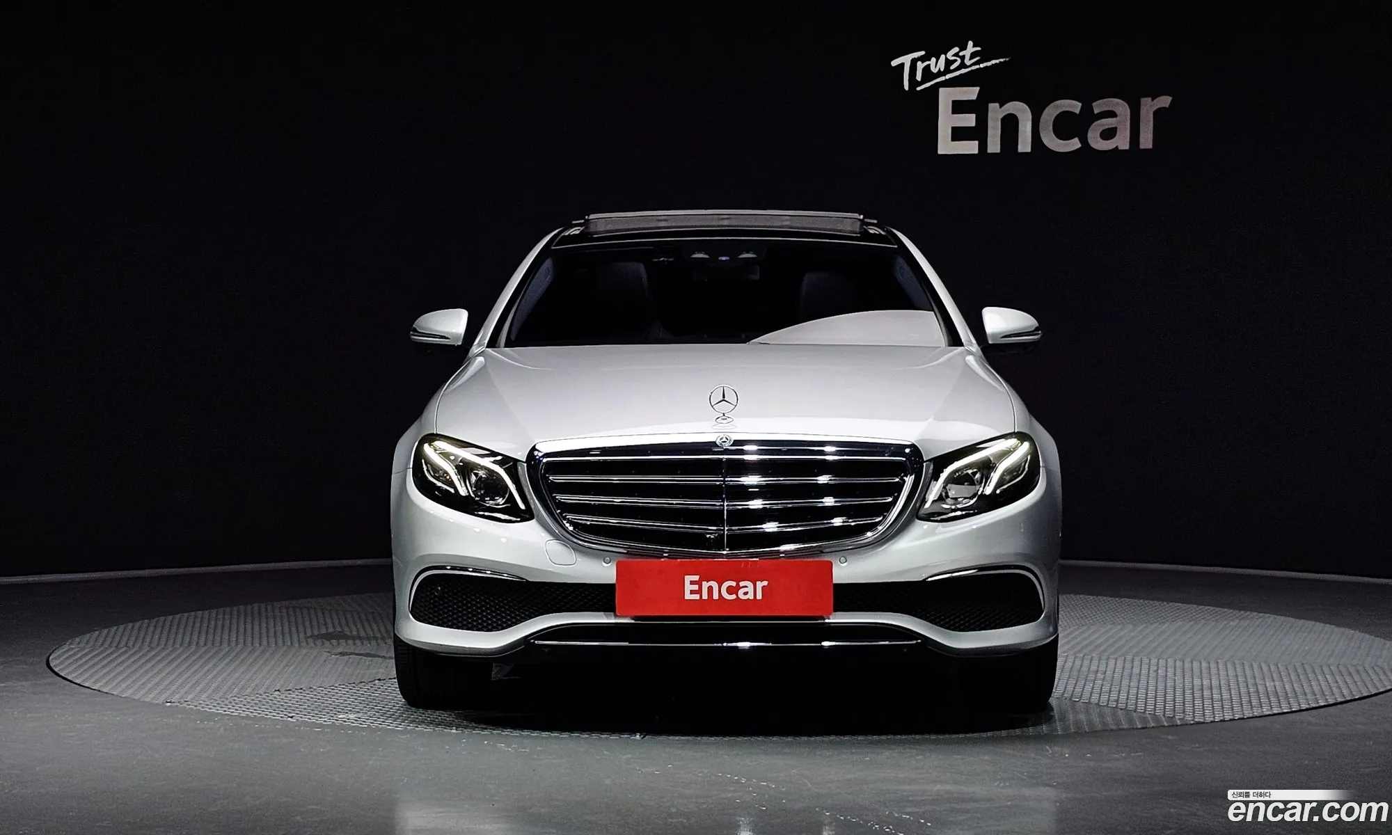 Mercedes-Benz E-Klasse V W213 S213 C238 E300 Exclusive 2019 - фотография 18581222