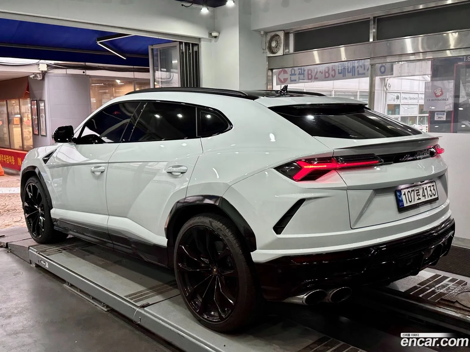 Lamborghini Urus I 40V8 2021 - фотография 3749506