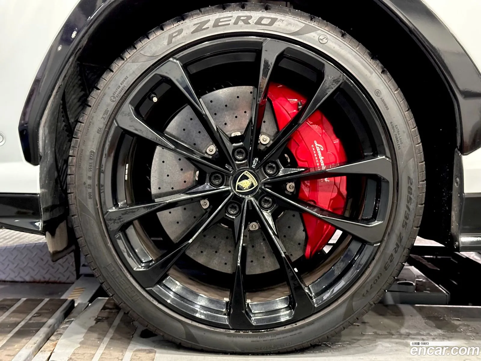 Lamborghini Urus I 40V8 2021 - фотография 3749509