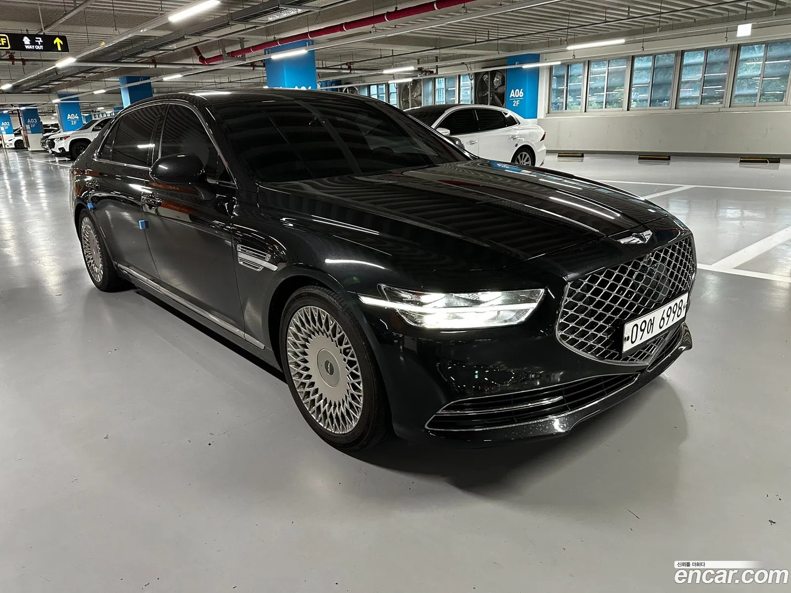 Genesis G90 I 38 Awd 2019 - фотография 613202
