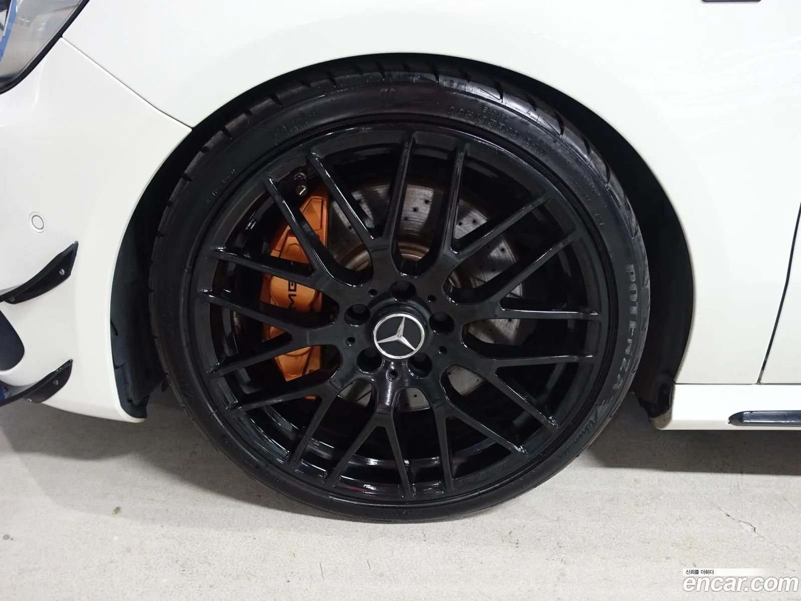 Mercedes-Benz A-Klasse A45 Amg 4Matic 2018 - фотография 16180796